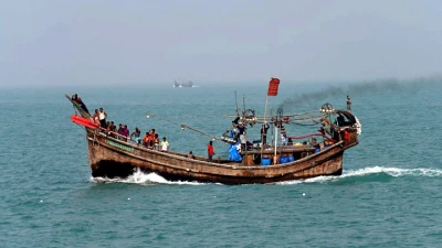 ৩০ বাংলাদেশি জেলেকে ধরে নিয়ে গেল আরাকান আর্মি